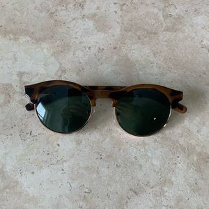 Round Tortoise print sunglasses